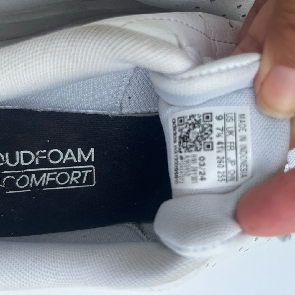 Adidas Cloudfoam Comfort White Shoes - Picture 4 of 4